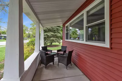 5633  Bentwood Ln, Greendale, WI 53129 - Photo 5