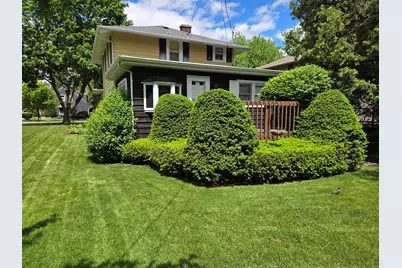 1122  Racine St, Delavan, WI 53115 - Photo 3