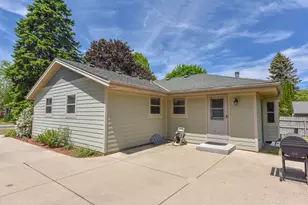 204 Judge Dr, Saukville, WI 53080 - Photo 25