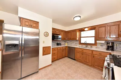 204  Judge Dr, Saukville, WI 53080 - Photo 9