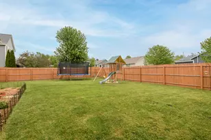 1510 Redtail Dr, Hartford, WI 53027 - Photo 31
