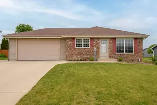 1510 Redtail Dr, Hartford, WI 53027 - Photo 1