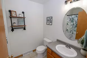 1510 Redtail Dr, Hartford, WI 53027 - Photo 19
