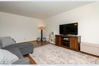 1510  Redtail Dr, Hartford, WI 53027 - Photo 5