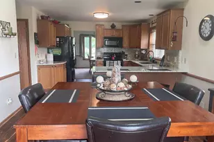 8791 S Clover Circle, Oak Creek, WI 53154 - Photo 17