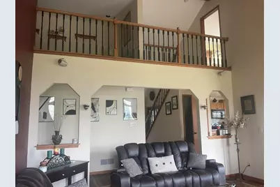 8791 S Clover Cir, Oak Creek, WI 53154 - Photo 11