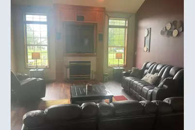 8791 S Clover Cir, Oak Creek, WI 53154 - Photo 7