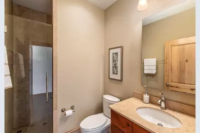 1313 N Franklin Pl #404, Milwaukee, WI 53202 - Photo 19