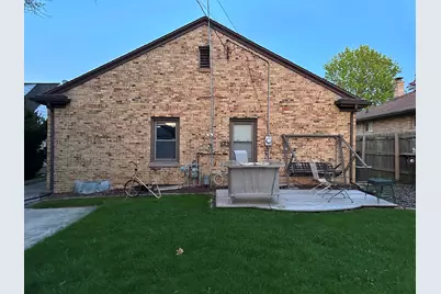 1016 N 10th St, Manitowoc, WI 54220 - Photo 3