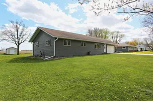 203 W Linden St, Abbotsford, WI 54405 - Photo 27