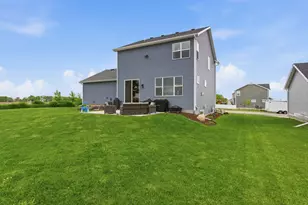 809 S Musket Ridge Dr, Sun Prairie, WI 53590 - Photo 33