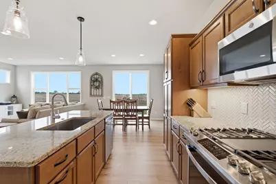 809 S Musket Ridge Dr, Sun Prairie, WI 53590 - Photo 7