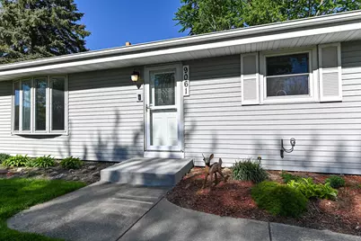 9061 S 83rd St, Franklin, WI 53132 - Photo 7