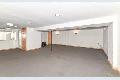 9061 S 83rd St, Franklin, WI 53132 - Photo 27
