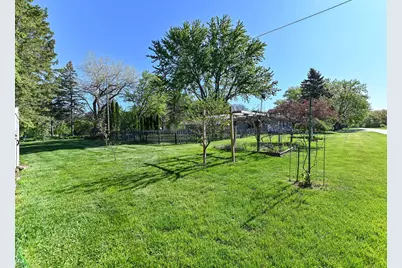9061 S 83rd St, Franklin, WI 53132 - Photo 35