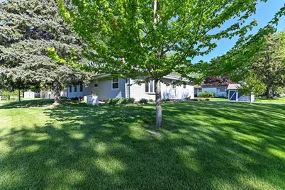 9061 S 83rd St, Franklin, WI 53132 - Photo 5