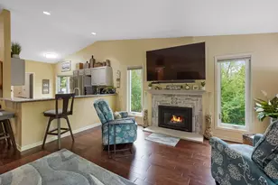 533 White Oak Trail, Hartland, WI 53029 - Photo 5