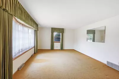 12920 W Crawford Dr, New Berlin, WI 53151 - Photo 5