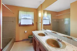 12920 W Crawford Dr, New Berlin, WI 53151 - Photo 25