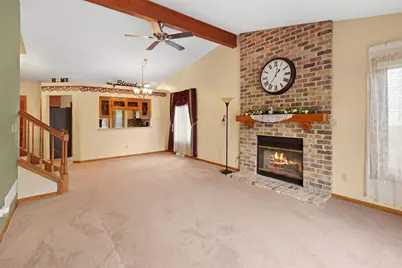 5320 S Cambridge Ln, Greenfield, WI 53221 - Photo 7
