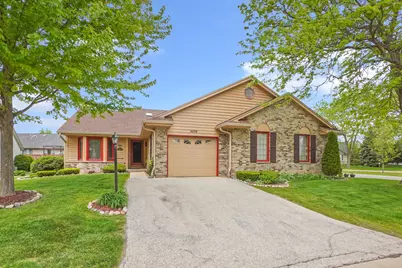 5320 S Cambridge Ln, Greenfield, WI 53221 - Photo 3