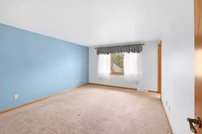5320 S Cambridge Ln, Greenfield, WI 53221 - Photo 17