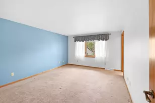 5320 S Cambridge Ln, Greenfield, WI 53221 - Photo 17
