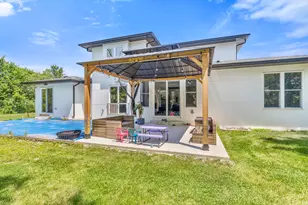 7341 S 76th St, Franklin, WI 53132 - Photo 55