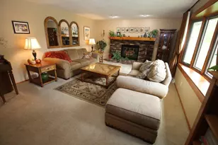 2104 Camelot Blvd, Sheboygan, WI 53081 - Photo 3