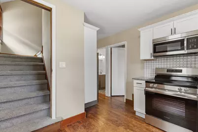 547 S Oak Park Ct, Milwaukee, WI 53214 - Photo 9