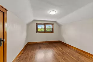 547 S Oak Park Ct, Milwaukee, WI 53214 - Photo 7