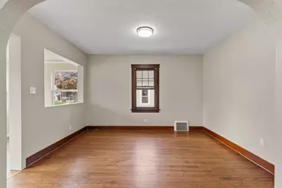 547 S Oak Park Ct, Milwaukee, WI 53214 - Photo 15