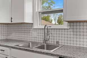 547 S Oak Park Ct, Milwaukee, WI 53214 - Photo 11