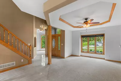 W275N1891  Cabin Creek Ct, Pewaukee, WI 53072 - Photo 3