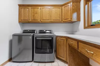 W275N1891  Cabin Creek Ct, Pewaukee, WI 53072 - Photo 15