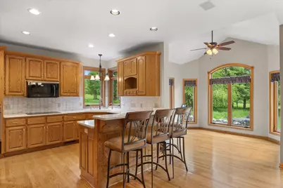 W275N1891  Cabin Creek Ct, Pewaukee, WI 53072 - Photo 11