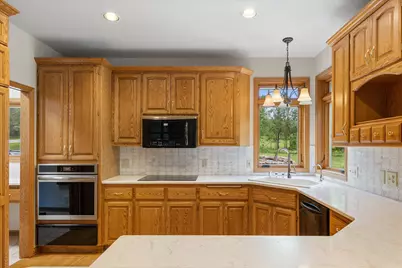 W275N1891  Cabin Creek Ct, Pewaukee, WI 53072 - Photo 13