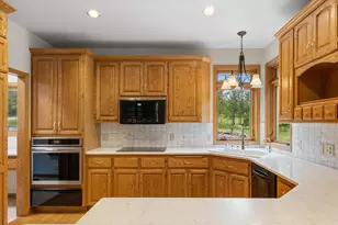 W275N1891 Cabin Creek Ct, Pewaukee, WI 53072 - Photo 13