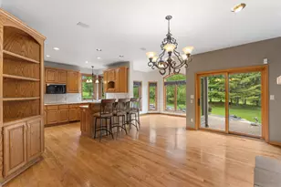 W275N1891 Cabin Creek Ct, Pewaukee, WI 53072 - Photo 9