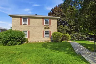 1319 E Randolph Ct, Milwaukee, WI 53212 - Photo 1