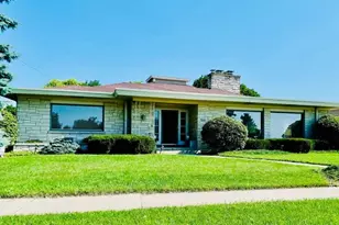 7814 2nd Ave, Kenosha, WI 53143 - Photo 1