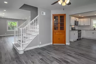 7920 W Puetz Rd, Franklin, WI 53132 - Photo 11