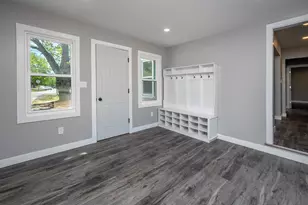 7920 W Puetz Rd, Franklin, WI 53132 - Photo 23