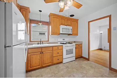 6517 W Lakefield Dr, Milwaukee, WI 53219 - Photo 9