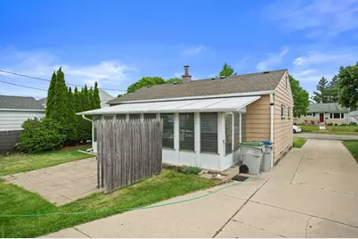 6517 W Lakefield Dr, Milwaukee, WI 53219 - Photo 25