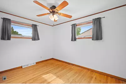 6517 W Lakefield Dr, Milwaukee, WI 53219 - Photo 15