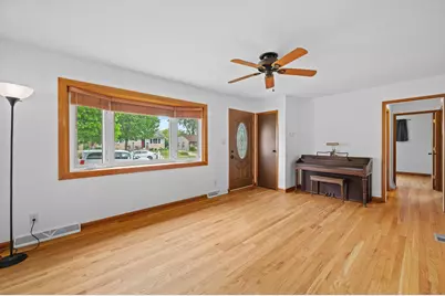 6517 W Lakefield Dr, Milwaukee, WI 53219 - Photo 29