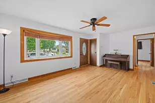 6517 W Lakefield Dr, Milwaukee, WI 53219 - Photo 29