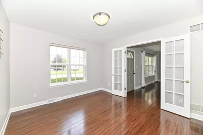 N88W18115  Duke St, Menomonee Falls, WI 53051 - Photo 9