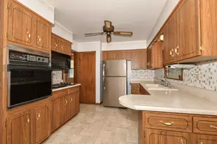 1631 W Bottsford Ave, Milwaukee, WI 53221 - Photo 11